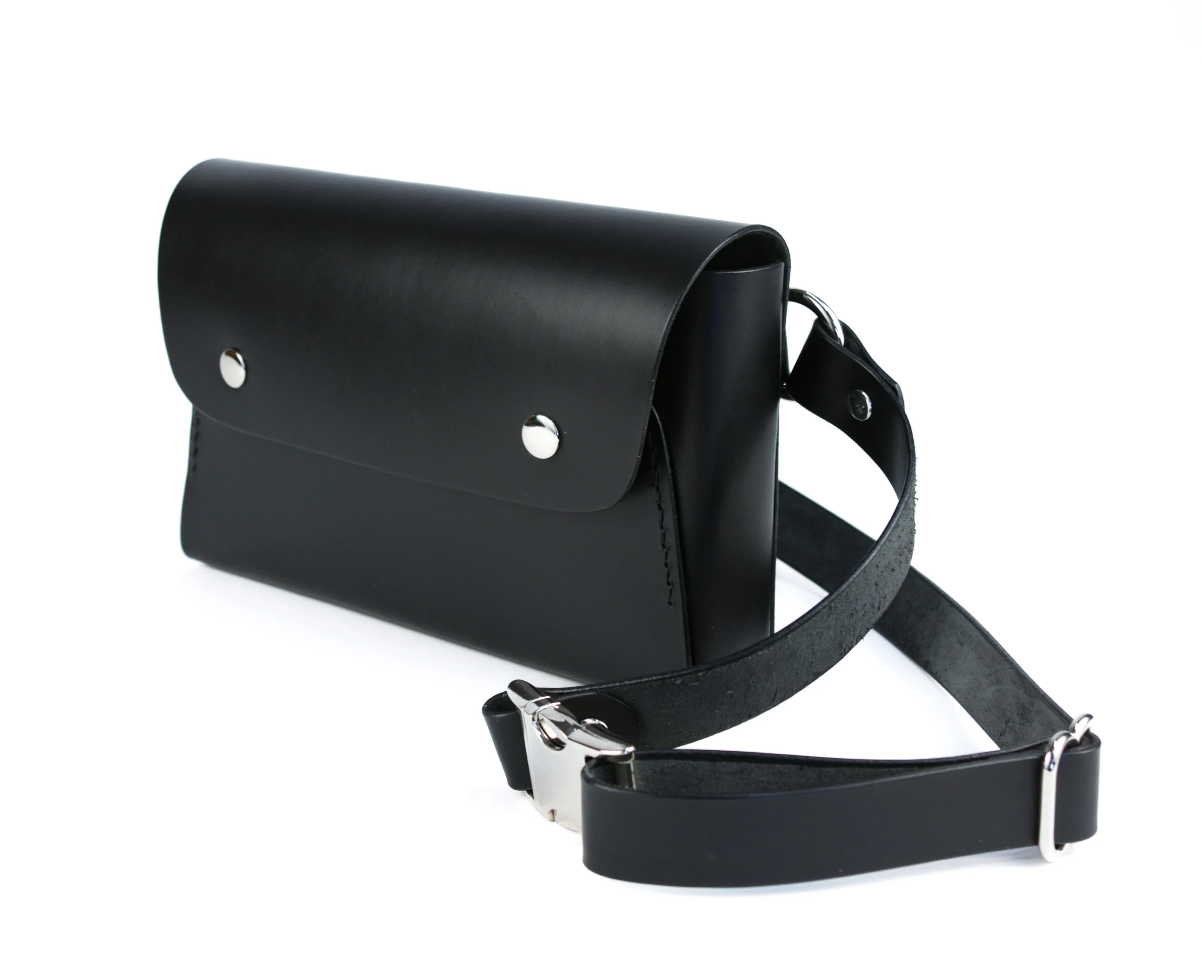 Carlile Sling Bag: Black